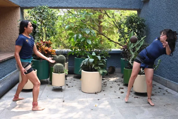 Mujeres, en la trama del juego de pelota ulama de cadera