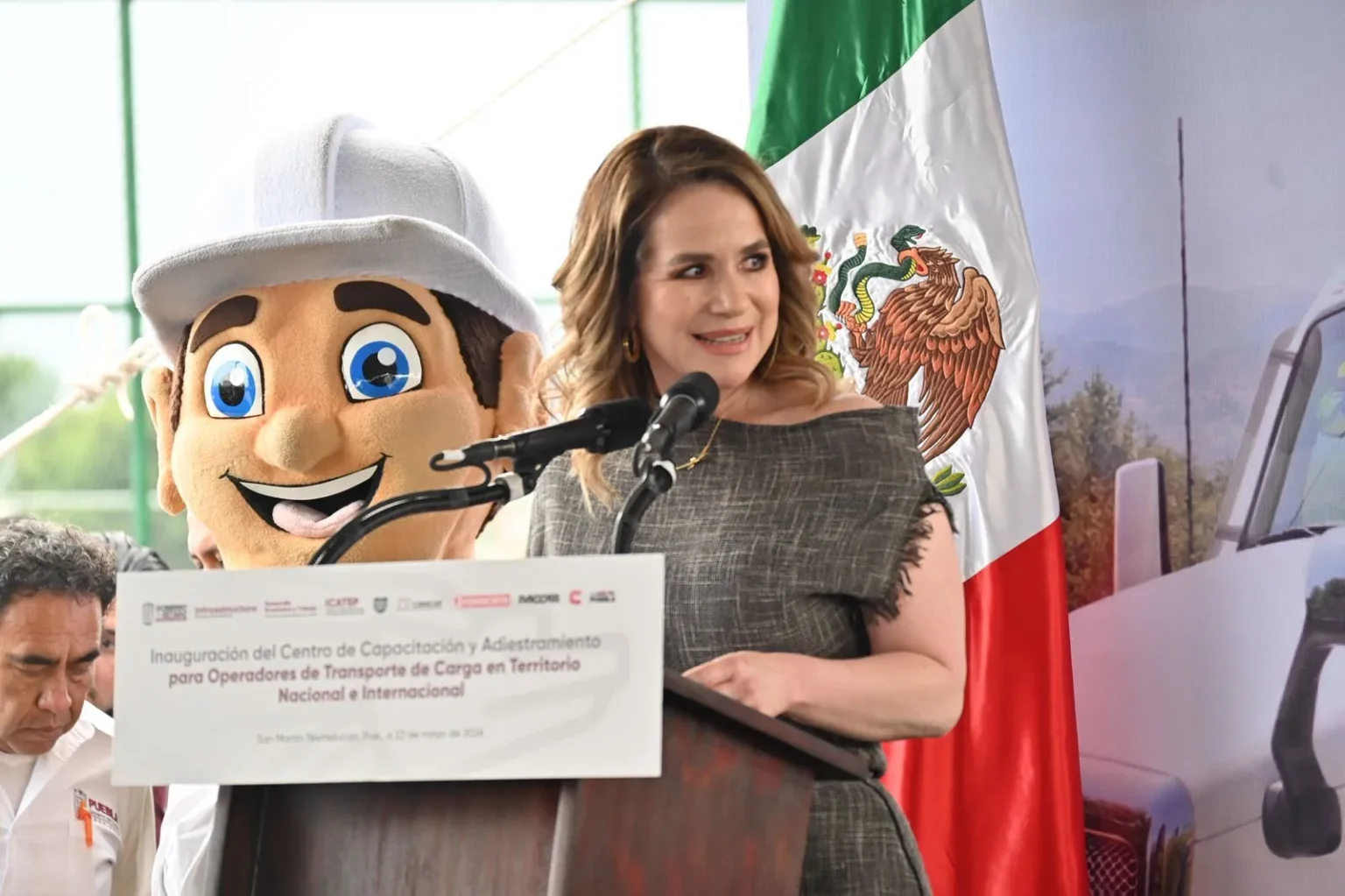 Capacitación de operadores de transporte de carga disminuirá actos de corrupción, violencia vial y descomposición social Beatriz Camacho