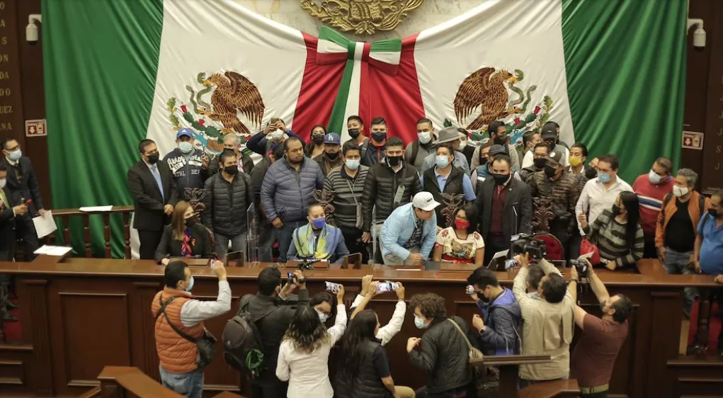 Congreso de Michoacán aprueba reforma electoral bajo fuerte rechazo ciudadano