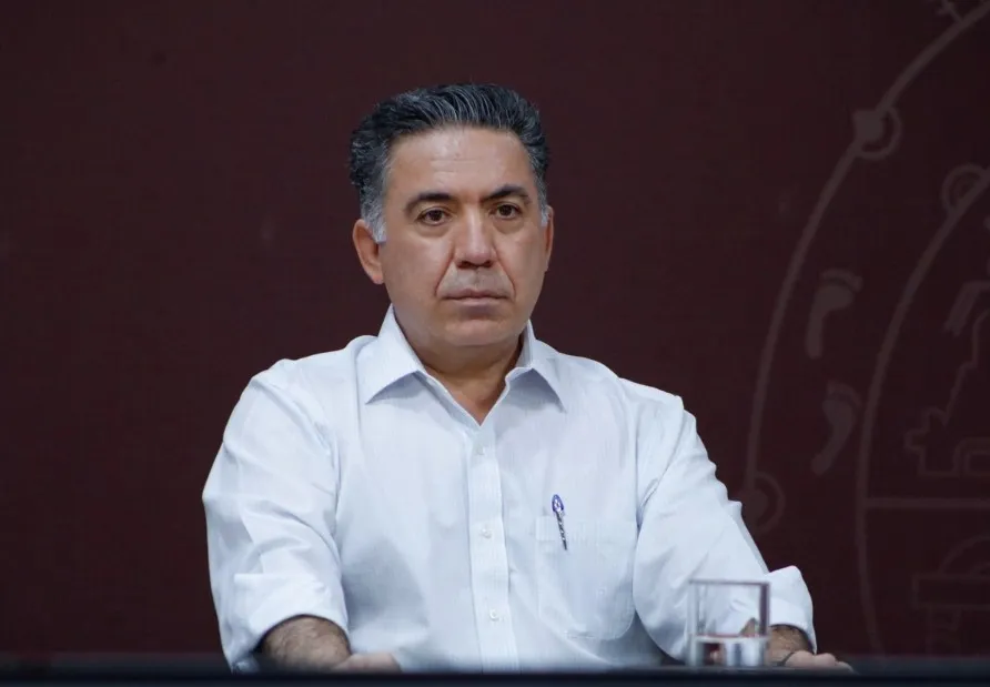 Enrique Inzunza solicita licencia al Senado ante presión mediática