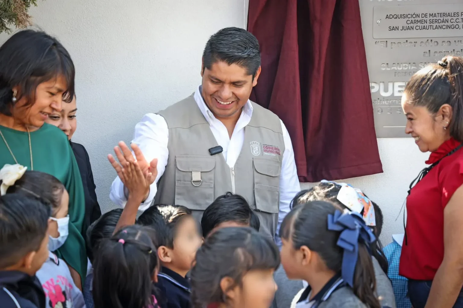Omar Muñoz dignifica espacios educativos en Cuautlancingo