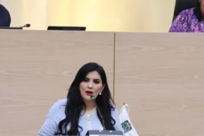 Propone Delfina Pozos cobertura médica para todas las personas que trabajan al servicio del Estado