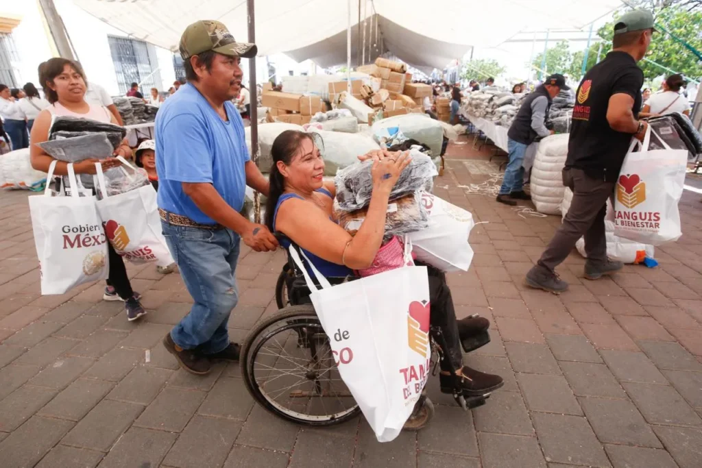Tianguis del Bienestar llega por primera vez a la Mixteca poblana y devuelve bienes decomisados