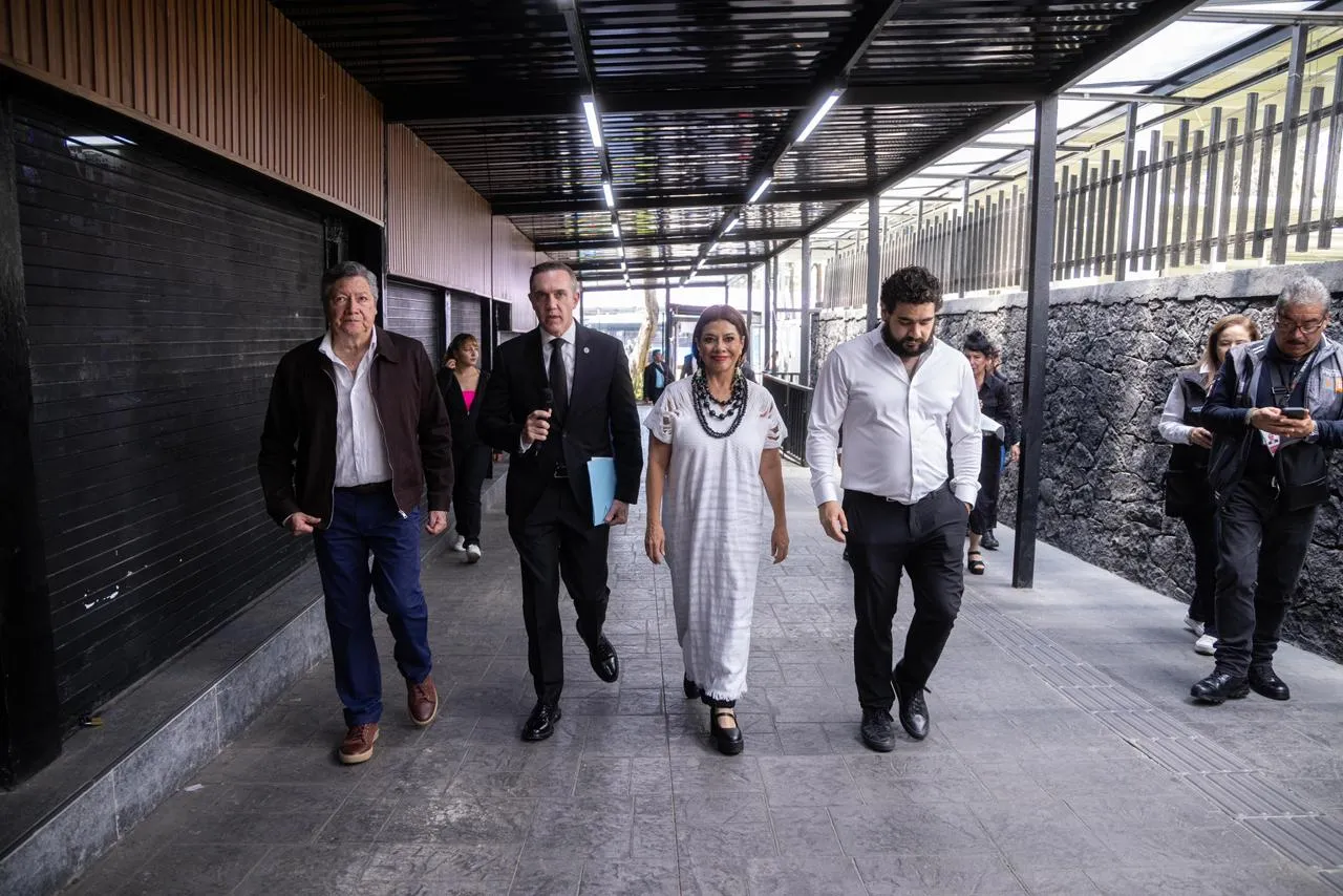 Clara Brugada entrega remodelación de la Línea 2 del Metro, con inversión de 2,200 mdp