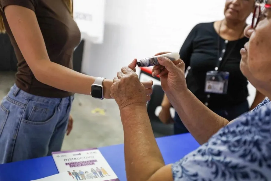 Elecciones en Coahuila Morena denuncia esquema de compra de votos; PRI celebra triunfo
