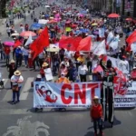 Gobierno federal propone a la CNTE crear una aseguradora pública de pensiones