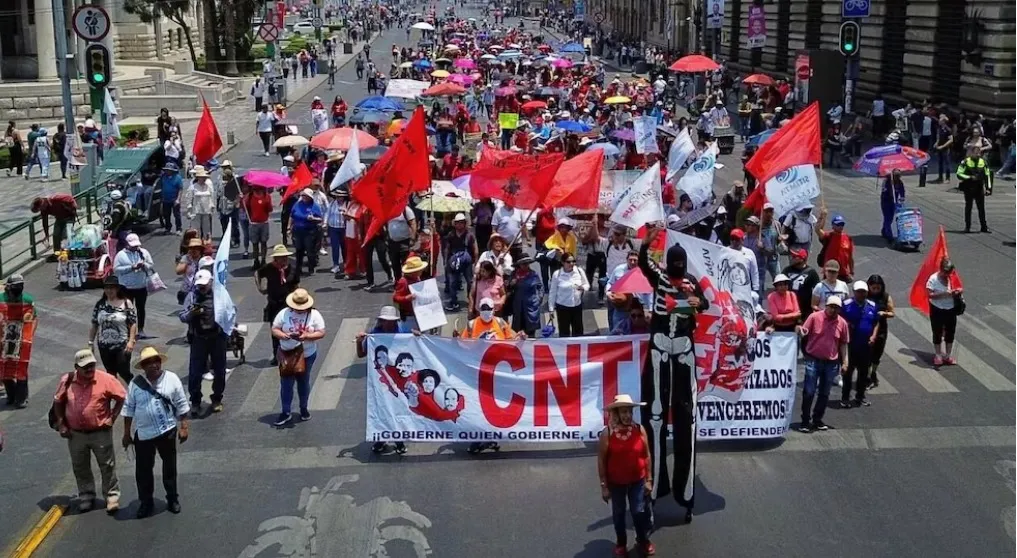 Gobierno federal propone a la CNTE crear una aseguradora pública de pensiones