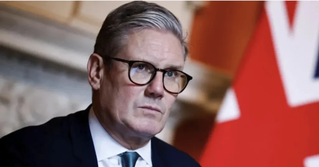 Keir Starmer renuncia como primer ministro de Reino Unido tras una crisis de liderazgo