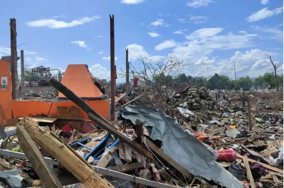 Más de 45 muertos en Myanmar tras una enorme explosión en un almacén de explosivos