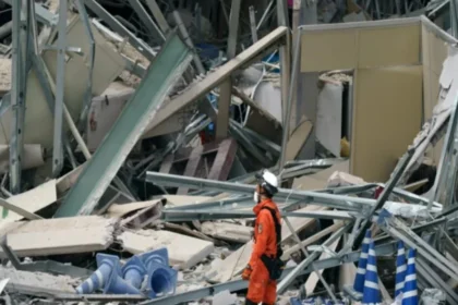 Terremoto en Japón deja al menos 13 muertos y más de 100 réplicas en Kumamoto