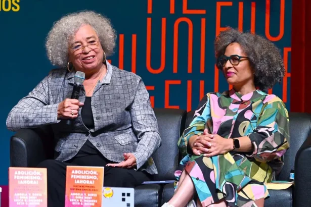 Angela Davis en la UNAM “La desesperanza no es una opción”