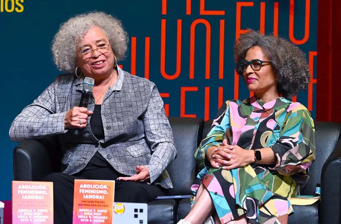 Angela Davis en la UNAM “La desesperanza no es una opción”
