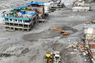Aumentan a 362 los muertos por deslaves e inundaciones en Nepal; hay más de mil 400 desaparecidos