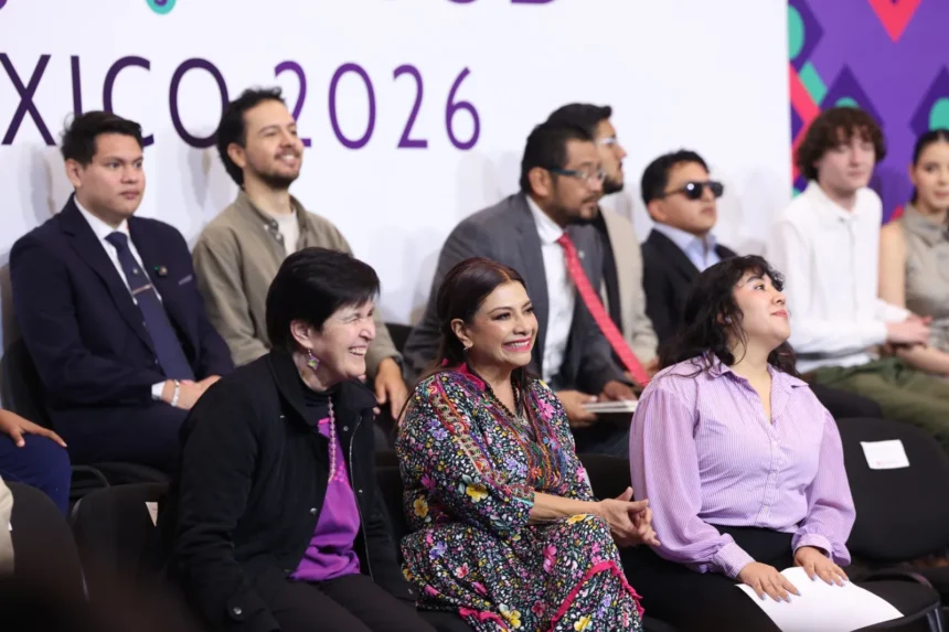 Clara Brugada encabeza la entrega del Premio de la Juventud CDMX 2026 y declara agosto como el Mes de las Juventudes
