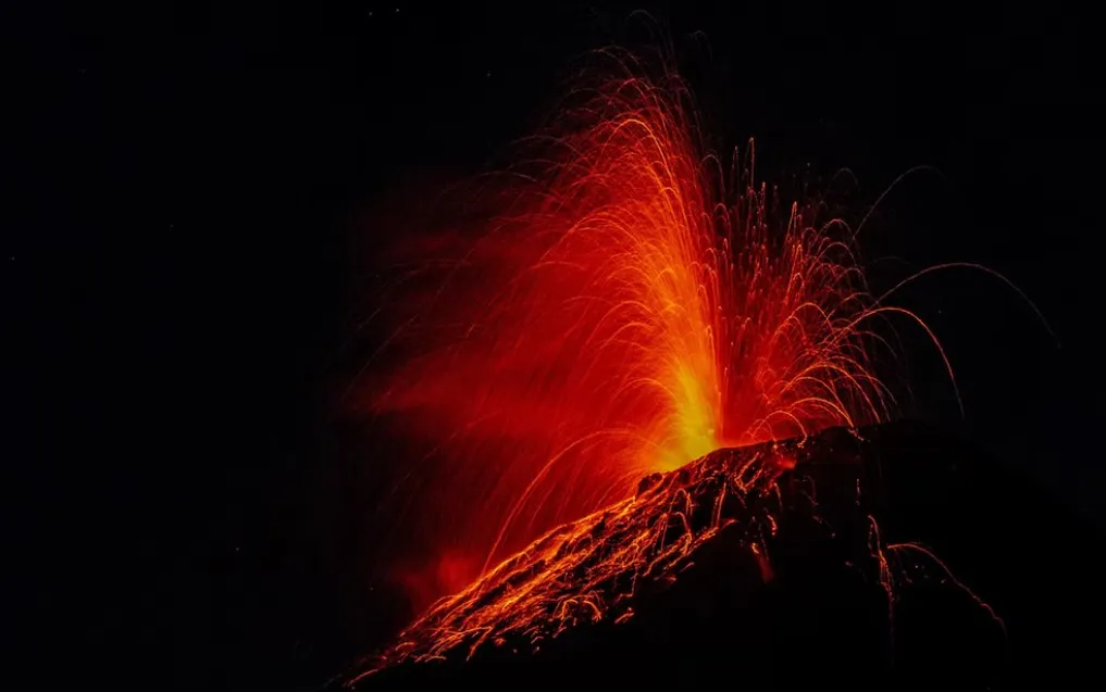 Erupción del Volcán de Fuego en Guatemala Alerta naranja y evacuados