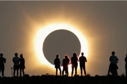 España maravilla al mundo con el primer eclipse solar total en la península ibérica en más de un siglo