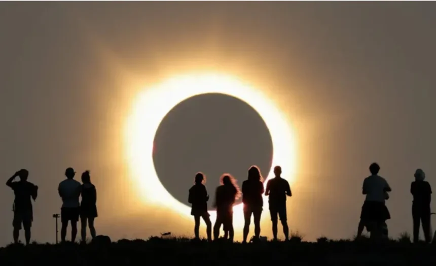 España maravilla al mundo con el primer eclipse solar total en la península ibérica en más de un siglo