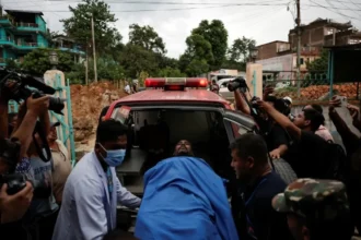 Inundaciones y deslaves entre Nepal y Tíbet dejan más de 150 muertos y cientos de desaparecidos