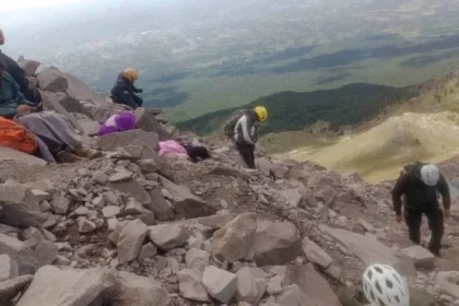 Muere joven excursionista de Orizaba tras sufrir una caída en la ruta de El Espinazo del Diablo en el volcán La Malinche