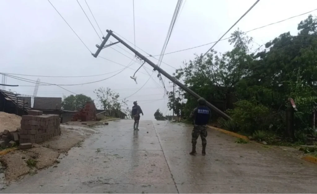 Alerta Máxima llegará a celulares para advertir sobre huracanes, inundaciones e incendios