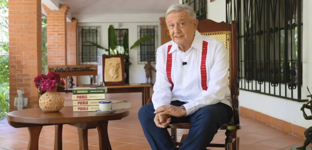 Andrés Manuel López Obrador reaparece en redes y presenta su nuevo libro ‘Pueblo’