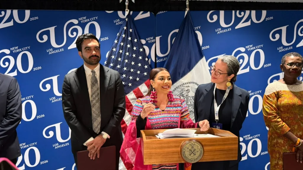 Brugada participa en Foro Urban 20 en Nueva York y destaca reconocimiento de Mamdani a las Utopías