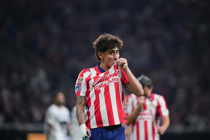 Chivas llega en mejor momento que América al Clásico Nacional