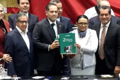 En breve ceremonia, Rosa Icela entrega Segundo Informe de Sheinbaum al Congreso