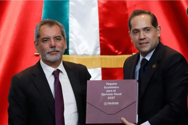 Hacienda entrega el Paquete Económico 2027 en San Lázaro; prevé crecimiento de hasta 2.5%