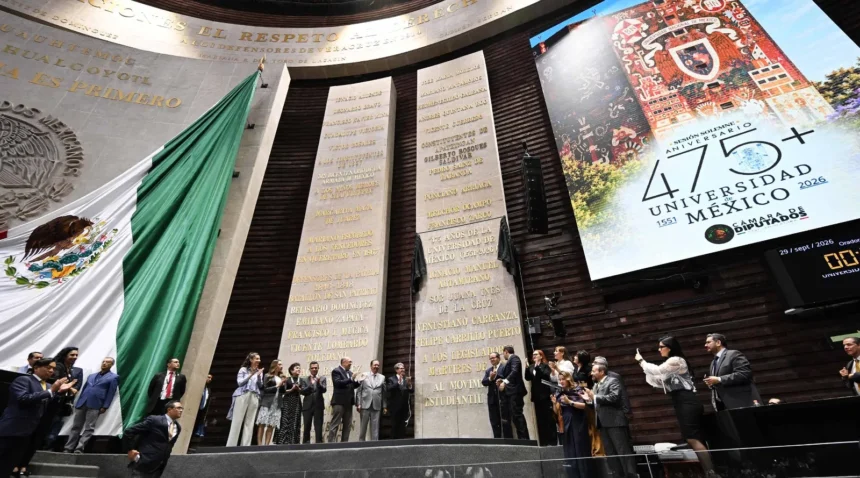 Inscriben con letras de oro en el Muro de Honor de la Cámara de Diputados la leyenda “475 años de la Universidad de México (1551-2026)”