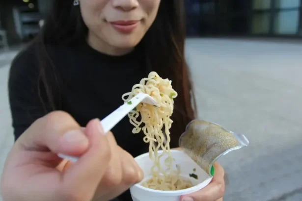 Proyectan impuesto a sopas instantáneas, ramen, embutidos y cervezas en México