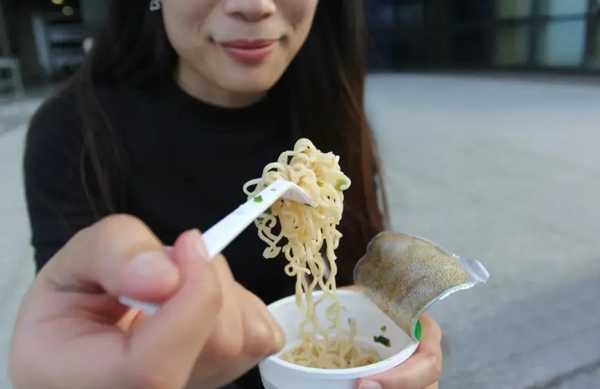 Proyectan impuesto a sopas instantáneas, ramen, embutidos y cervezas en México