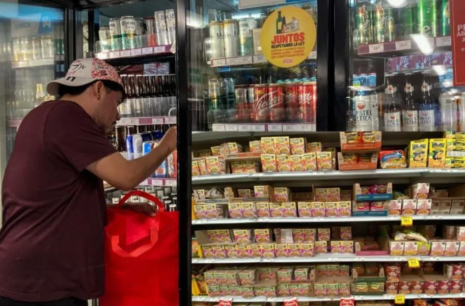 Proyectan impuesto a sopas instantáneas, ramen, embutidos y cervezas en México