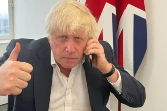 Rusia ataca un tren ucraniano poco después de que Boris Johnson y funcionarios europeos abandonaran la estación