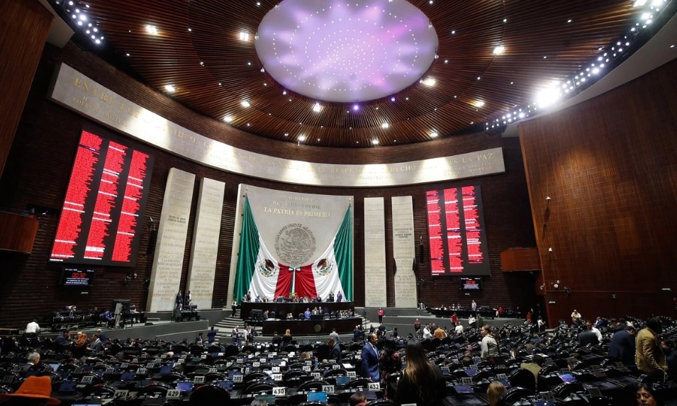 Diputados aprueban reforma de derechos de autor entre acusaciones de censura y “ley antimemes”