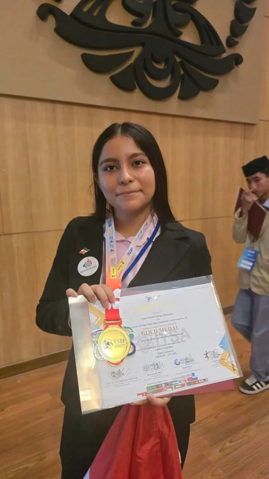 Estudiante de Tamaulipas gana medalla de oro en feria internacional de ciencia en Indonesia