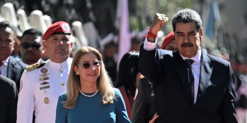 Juez niega arresto domiciliario a Cilia Flores; EU la acusa de tortura junto a Maduro
