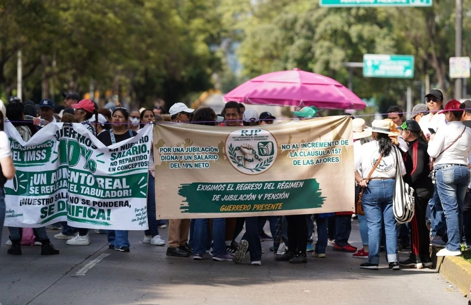 Segob asegura que trabajadores del IMSS abandonaron mesa de diálogo